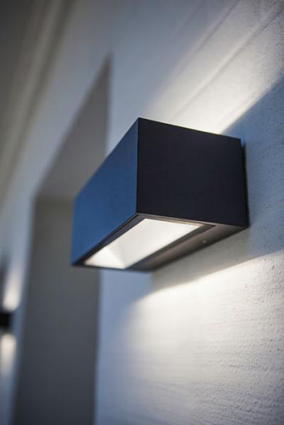 Lutec Architectural Gemini Large udendørslampe til væg 30 x 10,8 cm Lutec Architectural Gemini Large udendørslampe til væg 30 x 10,8 cm