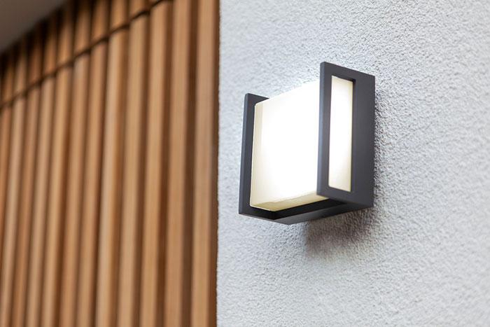 Lutec Architectural Qubo udendørslampe til væg 14 x 14 cm Lutec Architectural Qubo udendørslampe til væg 14 x 14 cm