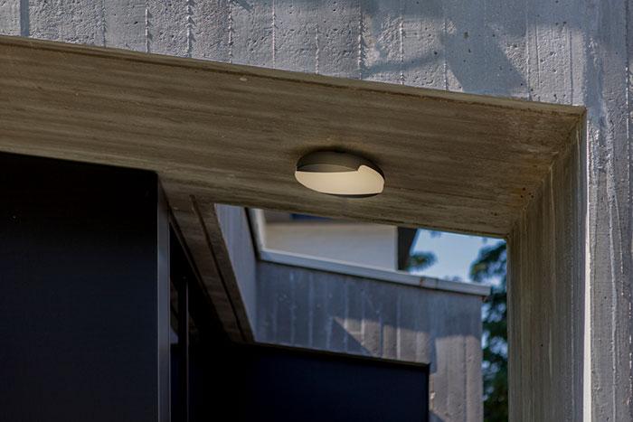 Lutec Architectural Sweep udend&oslash;rs v&aelig;g- og loftlampe